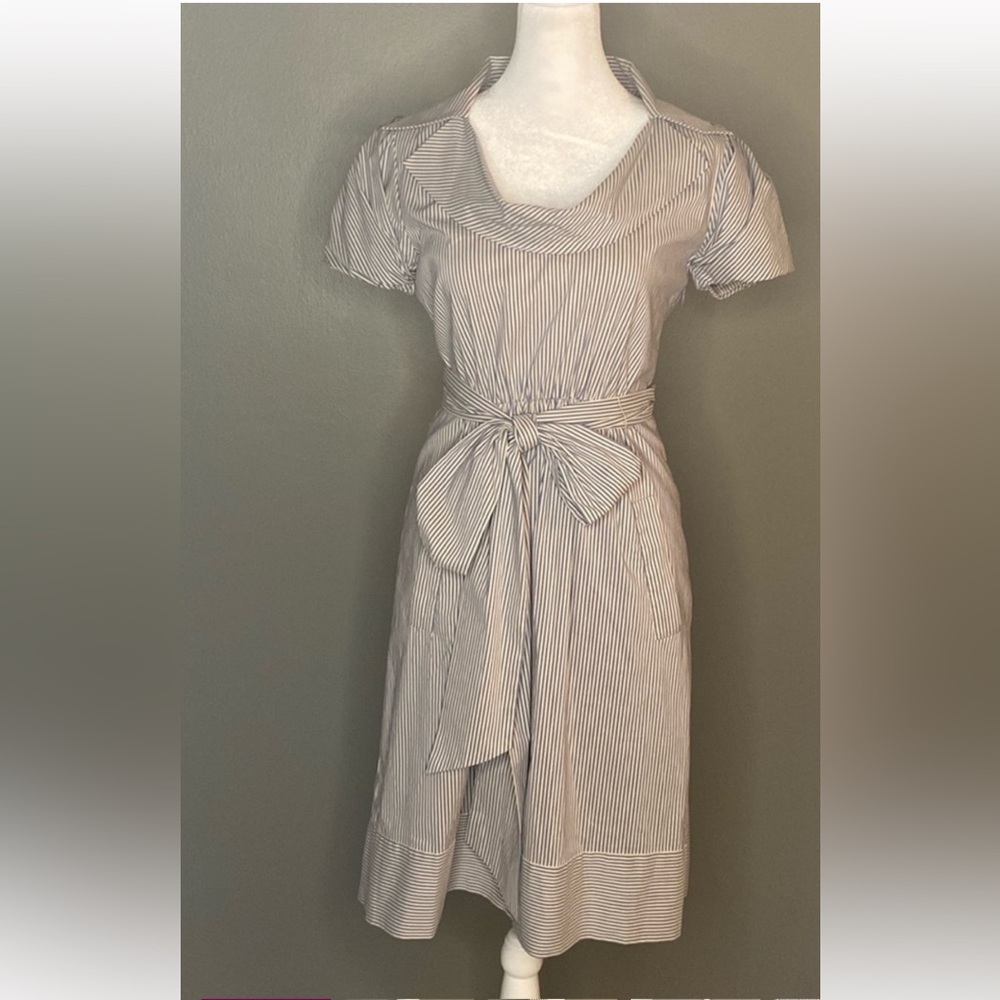 NWT! BCBG MAXAZRIA Vintage Inspired PINSTRIPE FITTED DRESS WITH SASH  - Size 2
